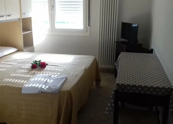 Glori Affitto Monolocali * كابري